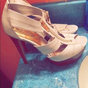 Micheal Kors 7 1/2 heels